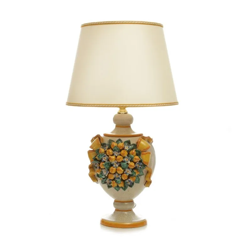 Lume in ceramica limoni.