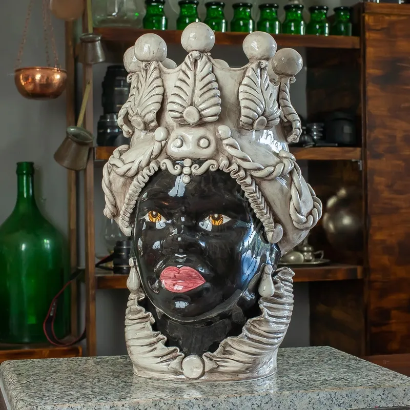 Teste di moro siciliane in Ceramica Caltagirone Verus Uomo Donna Anticata h.48